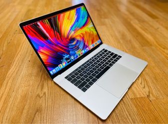 Apple MacBook Pro 15-Inch with Touch Bar