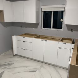 Kitchen Cabinets  In Plywood Acrylic  Doors 