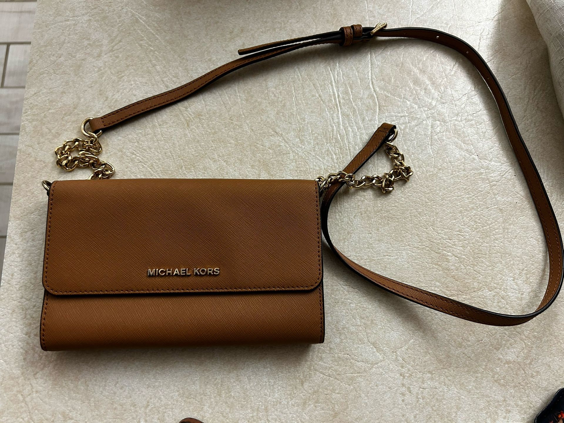Michaels Kors Wallet/side Bag