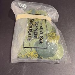 400 eucalyptus leaves