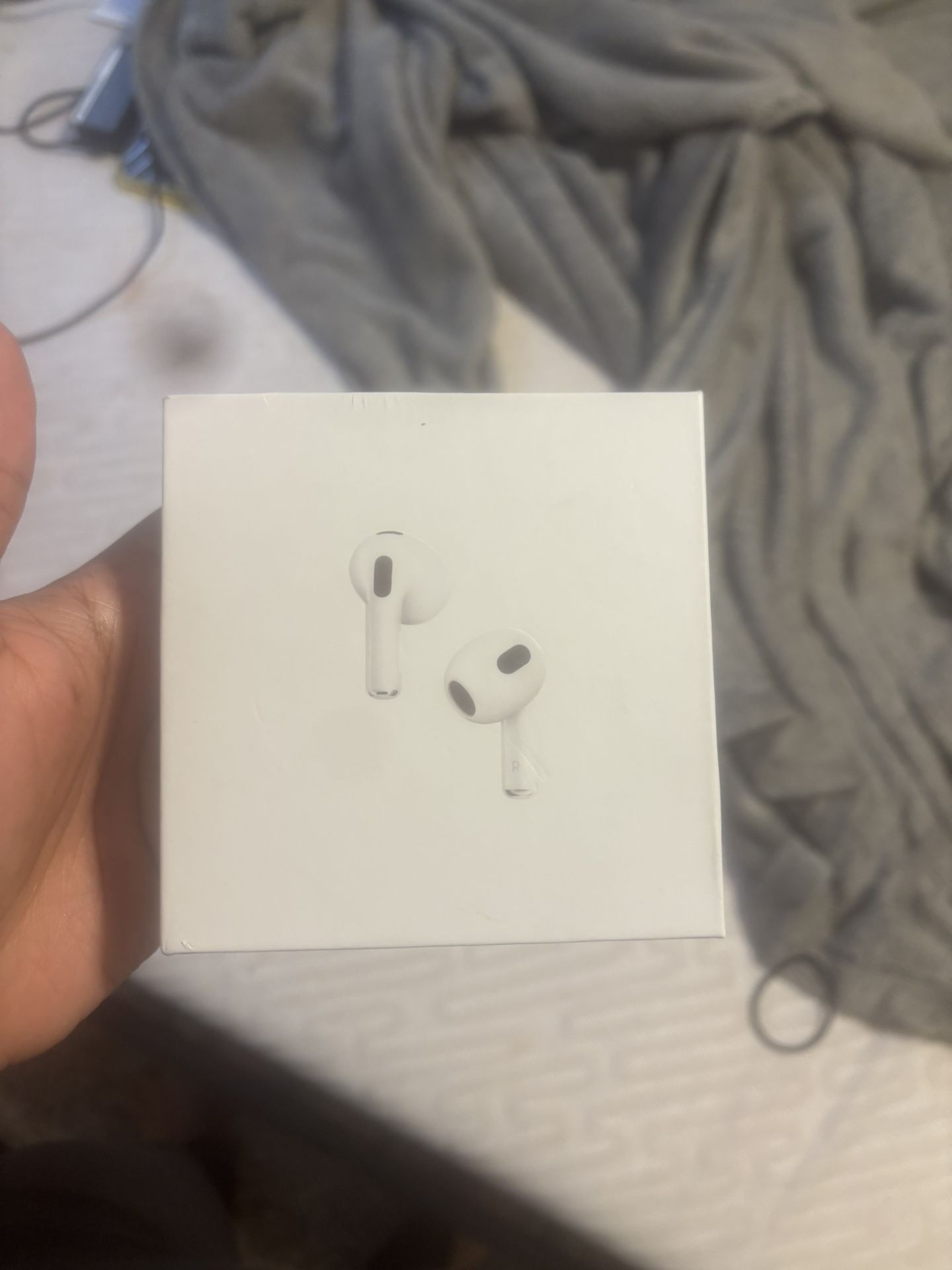 AirPods