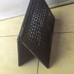 15.6” Lenovo Yoga 2-1 Touchscreen i5 Processor 128gb SSD 8gb Ram Come With Charger Light up Keyboard Window 10 good Condition 