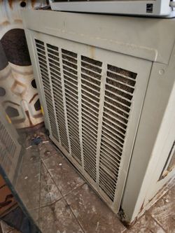 Evaporative cooler