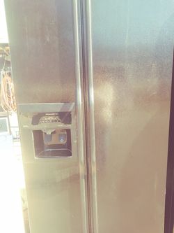 Black side by side fridge