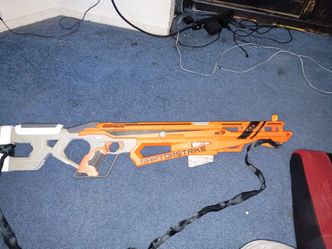 Nerf accutrike Raptor strike