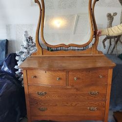 Antique Dresser / Vanity