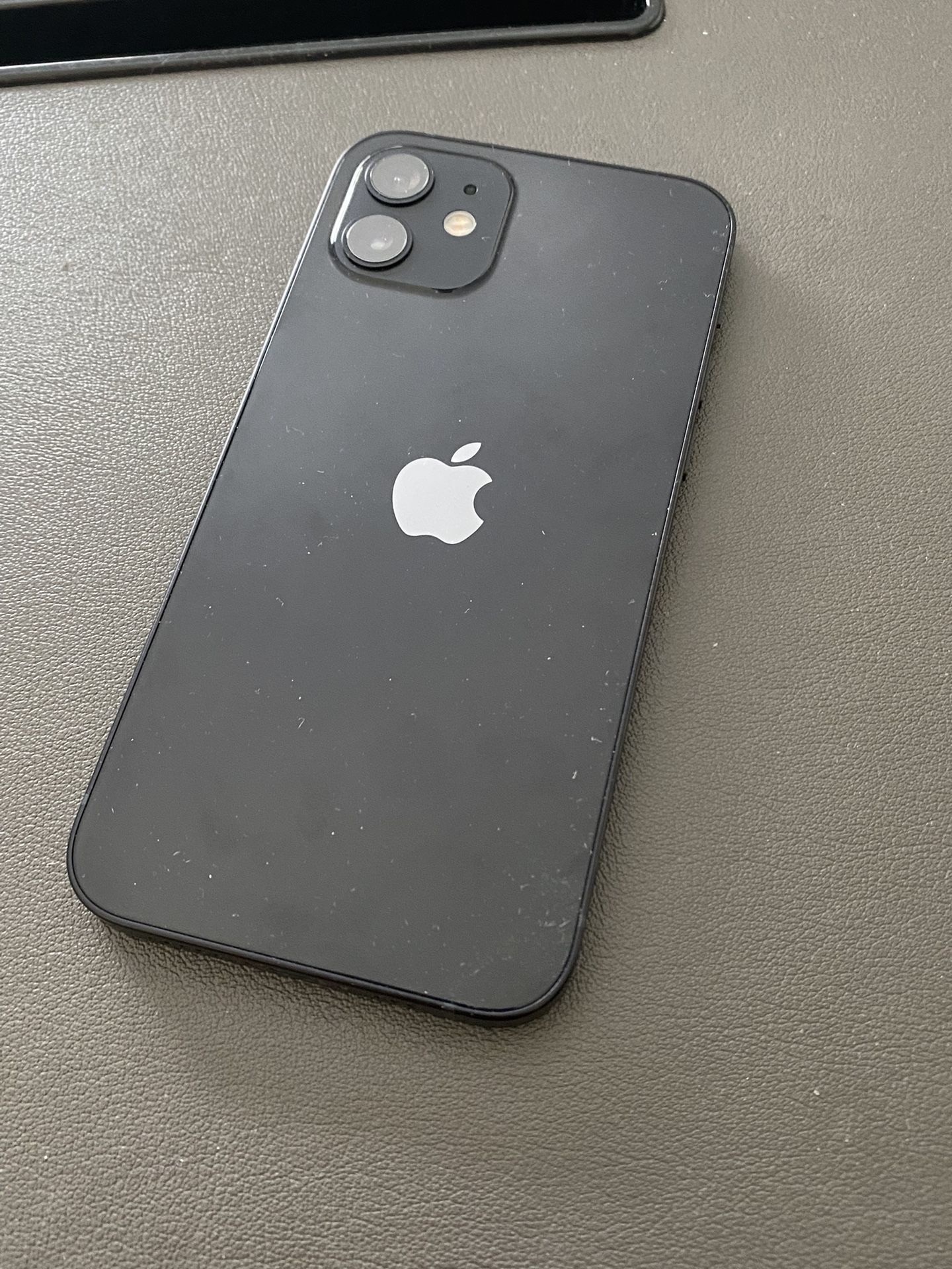 iPhone 12 Black 64 GB Unlocked