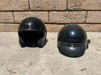 Motorcycle Helmets – 2 Available (DOT Approved)