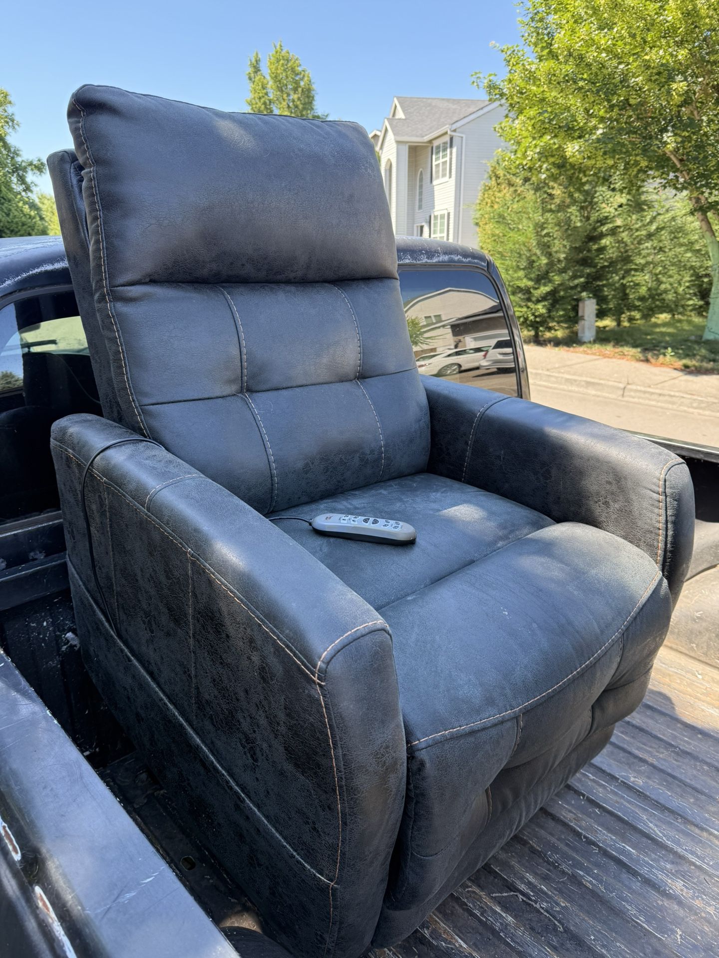 Lift Chair. Works Great