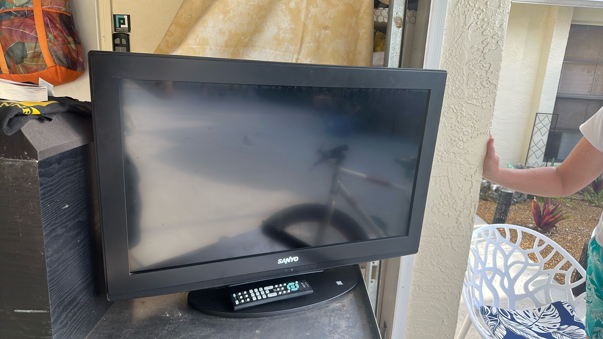 Sanyo 36” Smart Tv