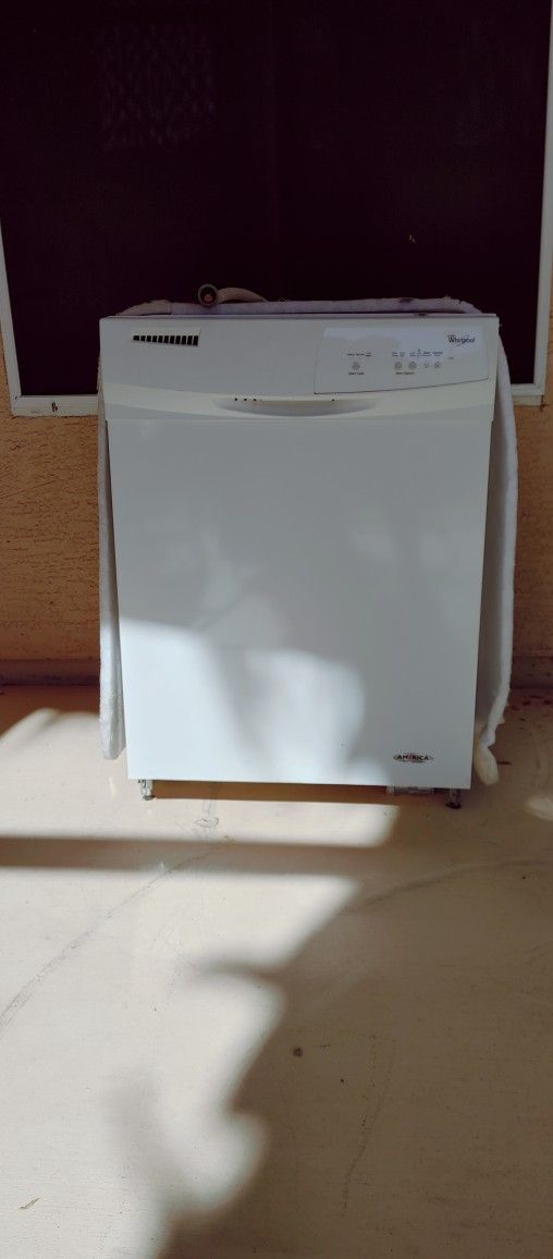 White Whirlpool Dishwasher 