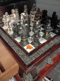 New
From Mexico
"Malachite & Wooden" Chess Set
Larger
Approx. 1ft. 3" x 1ft. 3" $199.00
Smaller .... $129.00
No Store Meet Az. Mills are