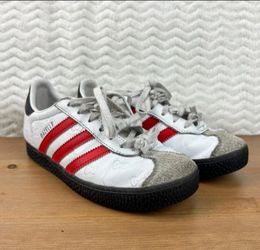 Adidas Originals Gazelle Hello Kitty Collab Lace Up Kids Size 2 IH9959 50th Anni