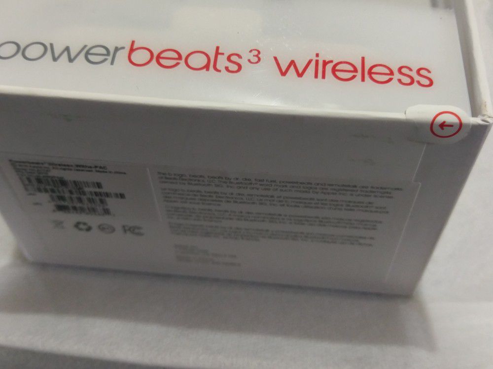 Powerbeats 3 Wireless Headphones A1747 Bluetooth sealed
