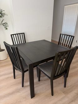 Dining room table with 4 chairs