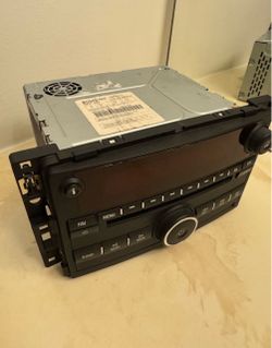 06-07 Saturn OEM AM/FM Radio MP3 CD Player