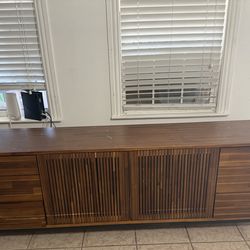 TV Stand fo TVs up to 88”