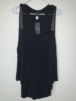 Badgley mischka sport top NWT