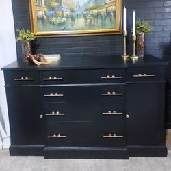 Black Buffet