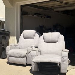 2 Recliner Chairs Brought Victory To The Dodgers!