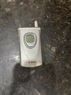 Samsung Sprint Flip Phone with Antenna