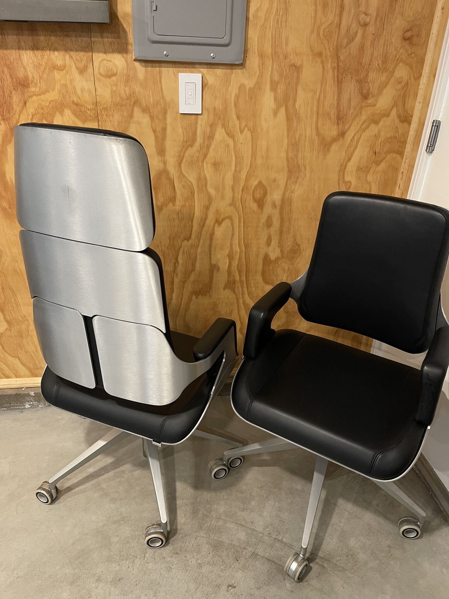 Interstuhl office desk chairs