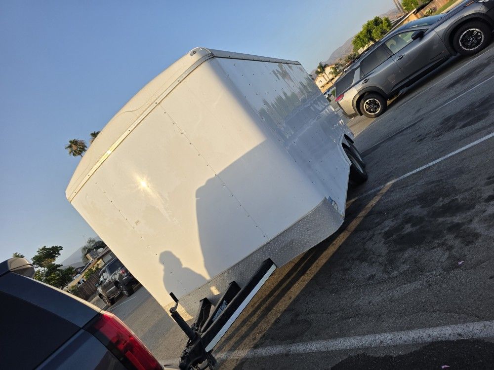 16 Ft Enclosed Trailer