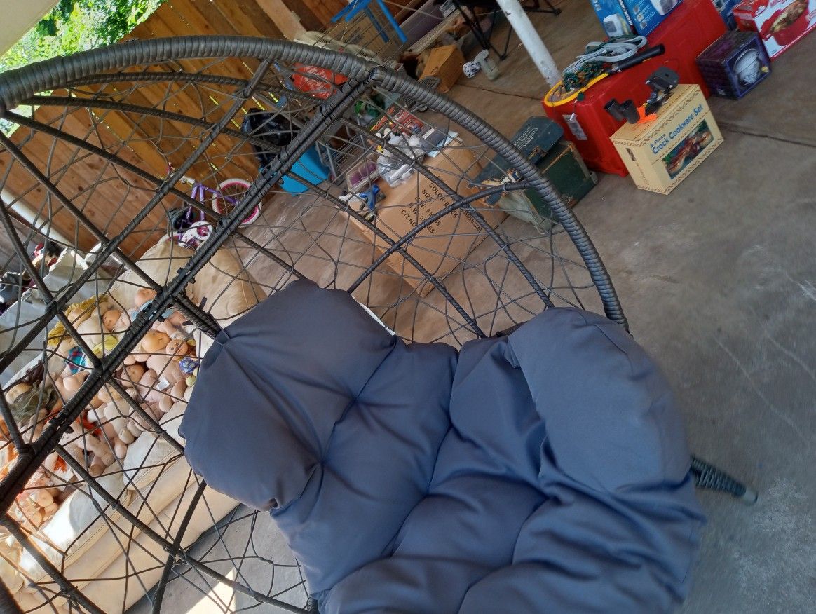 Egg Wicker Chair With Cushion 