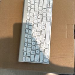 Free Apple Keyboard!