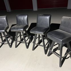 4 Bar Stools 