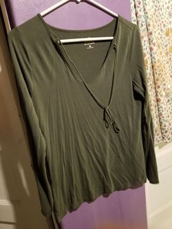 holister shirt large