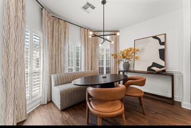 Oval Dining table set