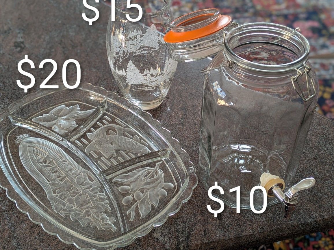 3 great condition home / kitchen items (price is on the picture ) or 3 item for $35