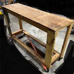 rolling work bench / garage storage