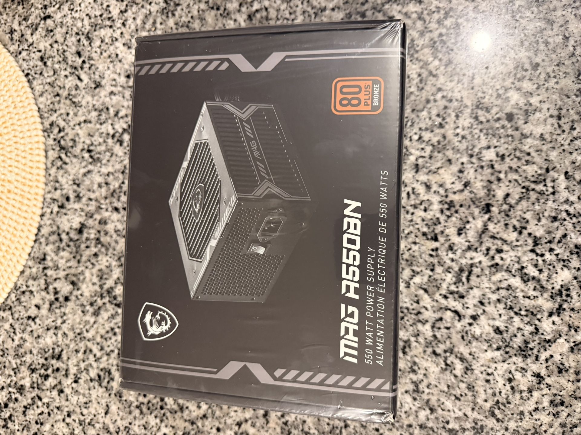 MSI MAG A650BN Fuente de alimentación para juegos - 80 Plus Bronze Certified 650W - Tamaño compacto - Fuente de alimentación ATX