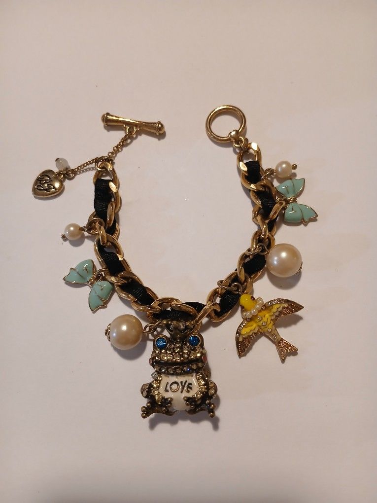BETSEY JOHNSON ROSE GARDEN PRINCE FROG BIRDS AND BOWS BRACELET