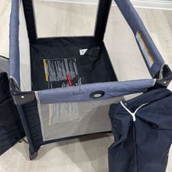 Graco Pack’s Play Bed with changing table