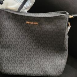 Michael Kors Jet Set Purse 