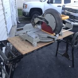 Dewalt compound miter saw 12" With Stand 