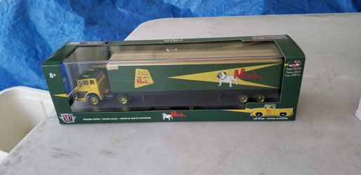 M2 1956 Ford F-100 Truck Hauler Chase