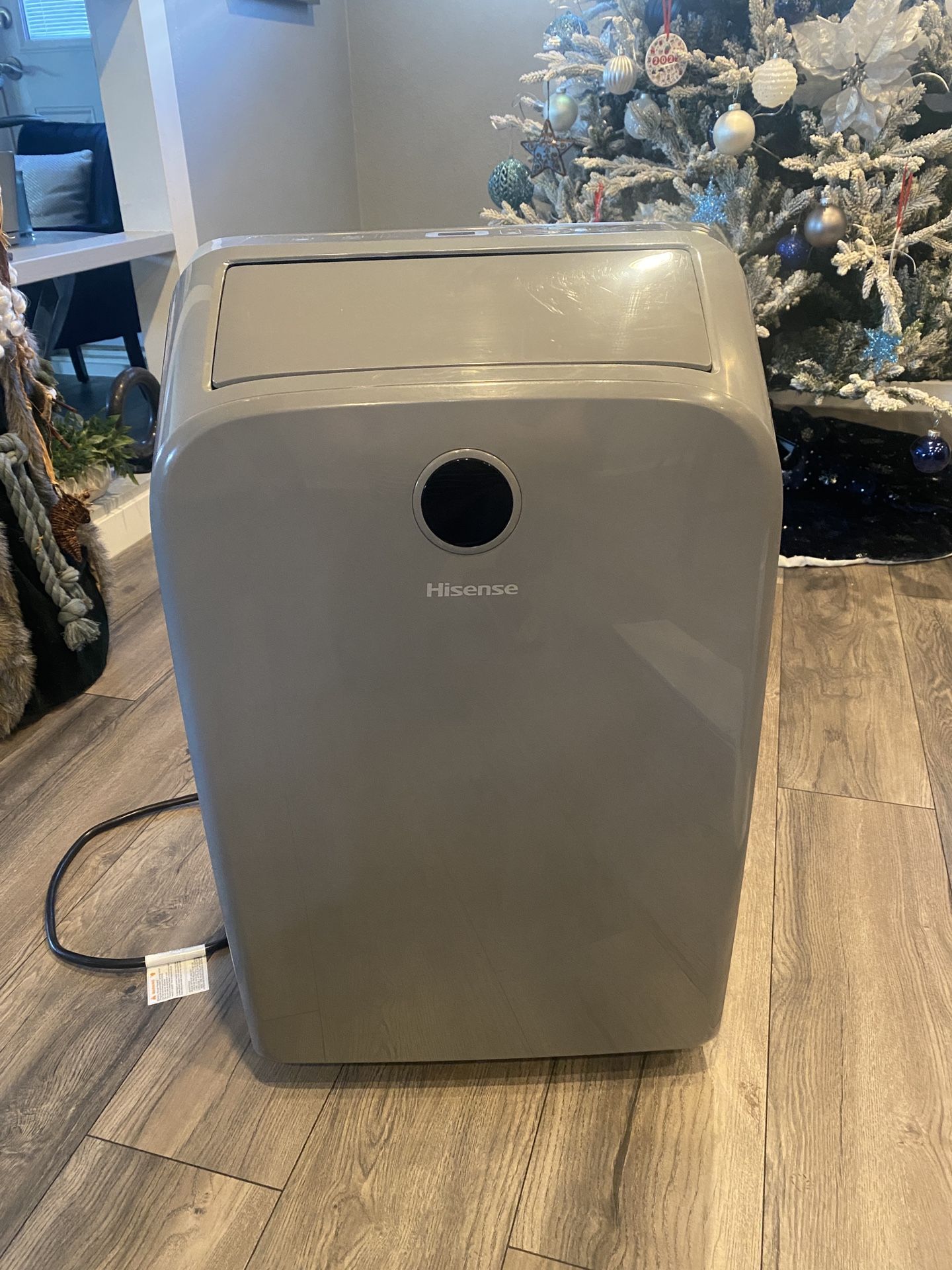 Hisense 12,000 BTU portable air conditioner unit with window kit