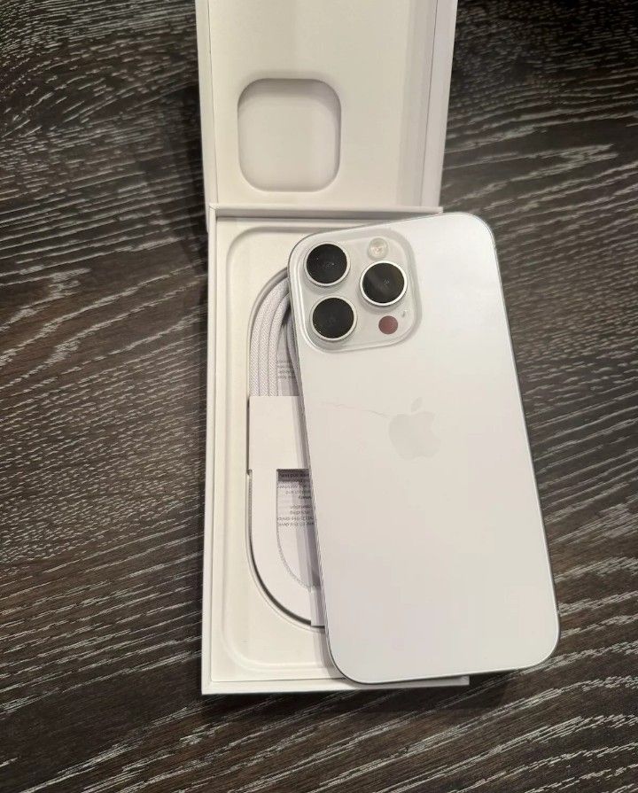 iPhone 16 Pro Max Unlocked
