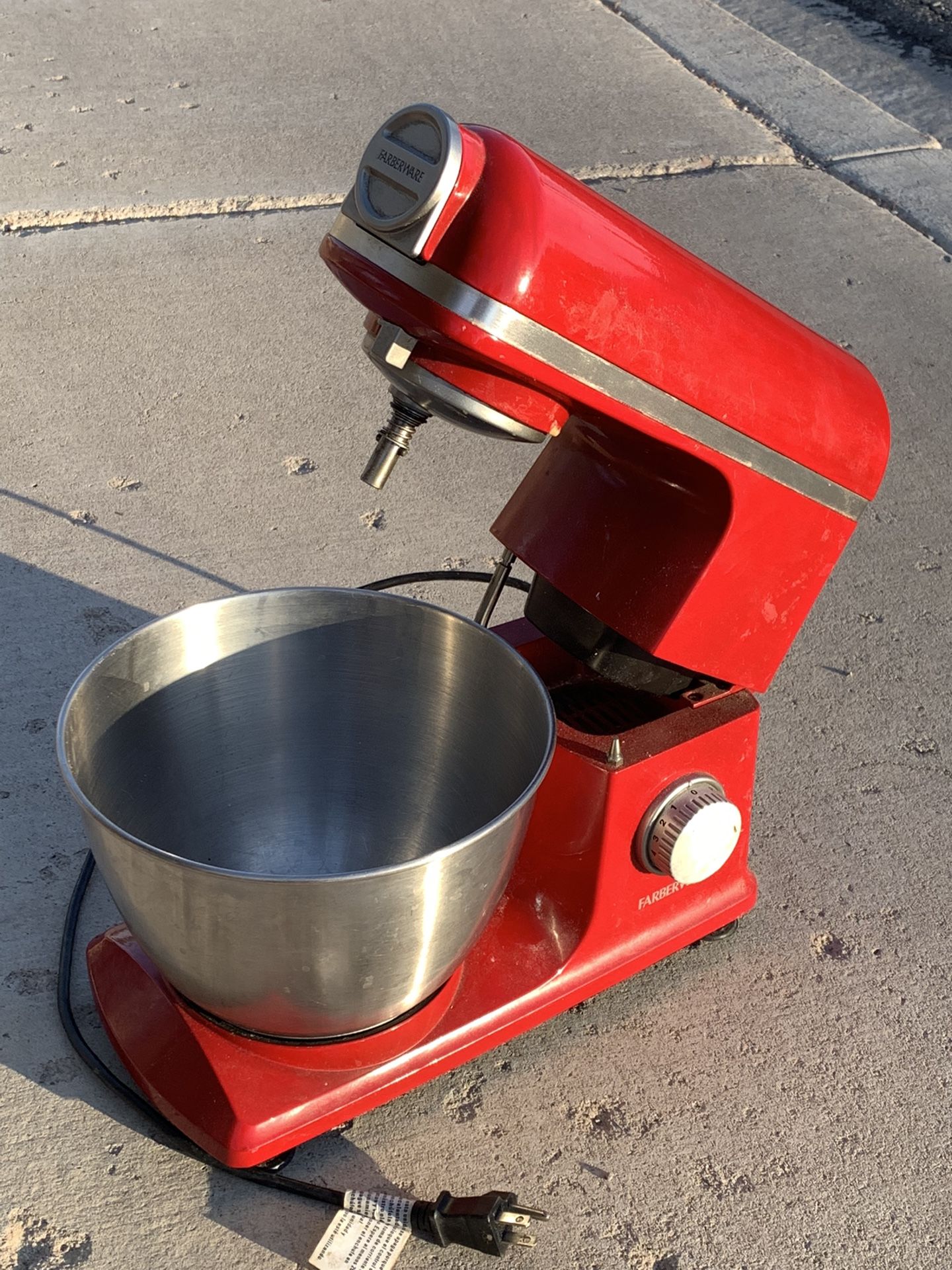 Farberware 4.7-qt Stand Mixer, Red