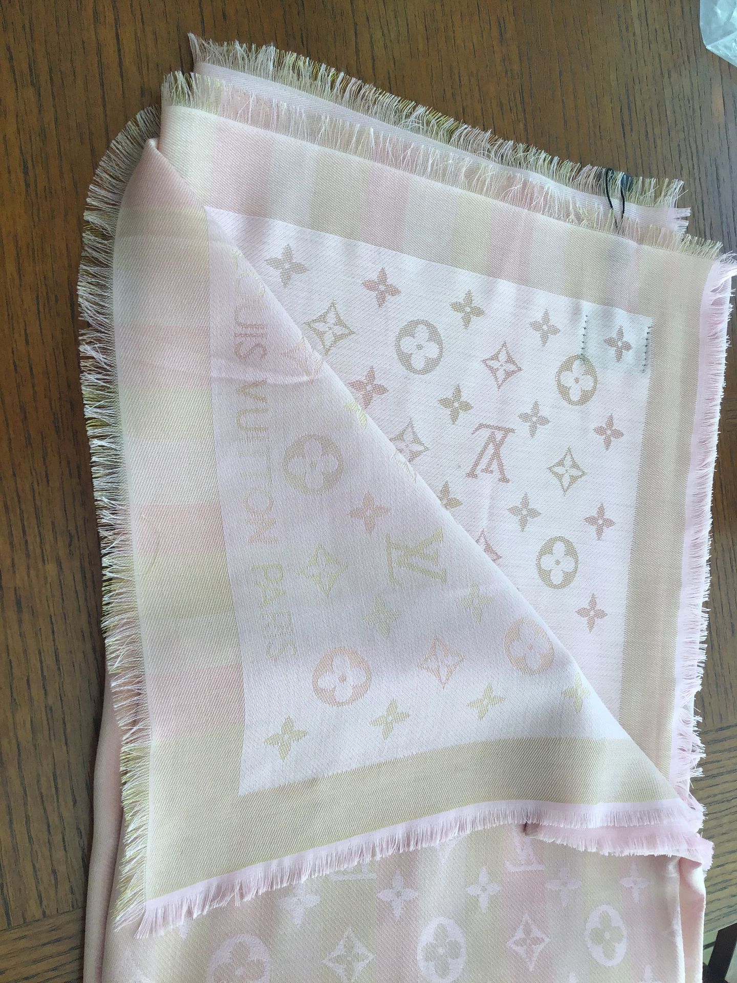 Louis Vuitton Scarf/Shawl Pink new with tag