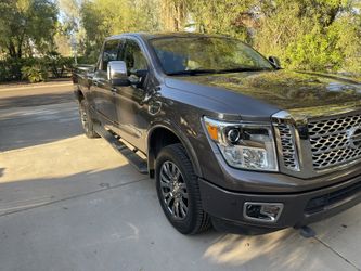 2017 Nissan Titan
