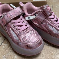 Girls size 12 wheelie like shoes that light up