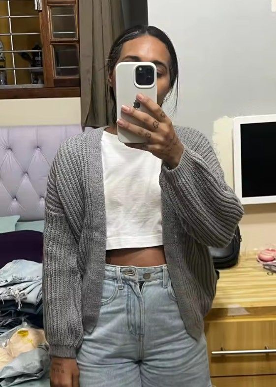 Woman Grey Cardigan