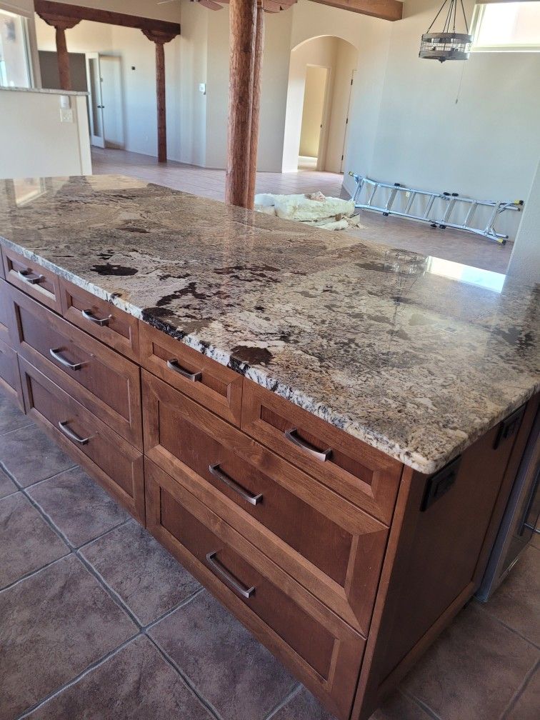 Beautiful 9'x9" X 4' Granite Countertop