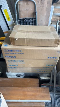 3 Toto sinks