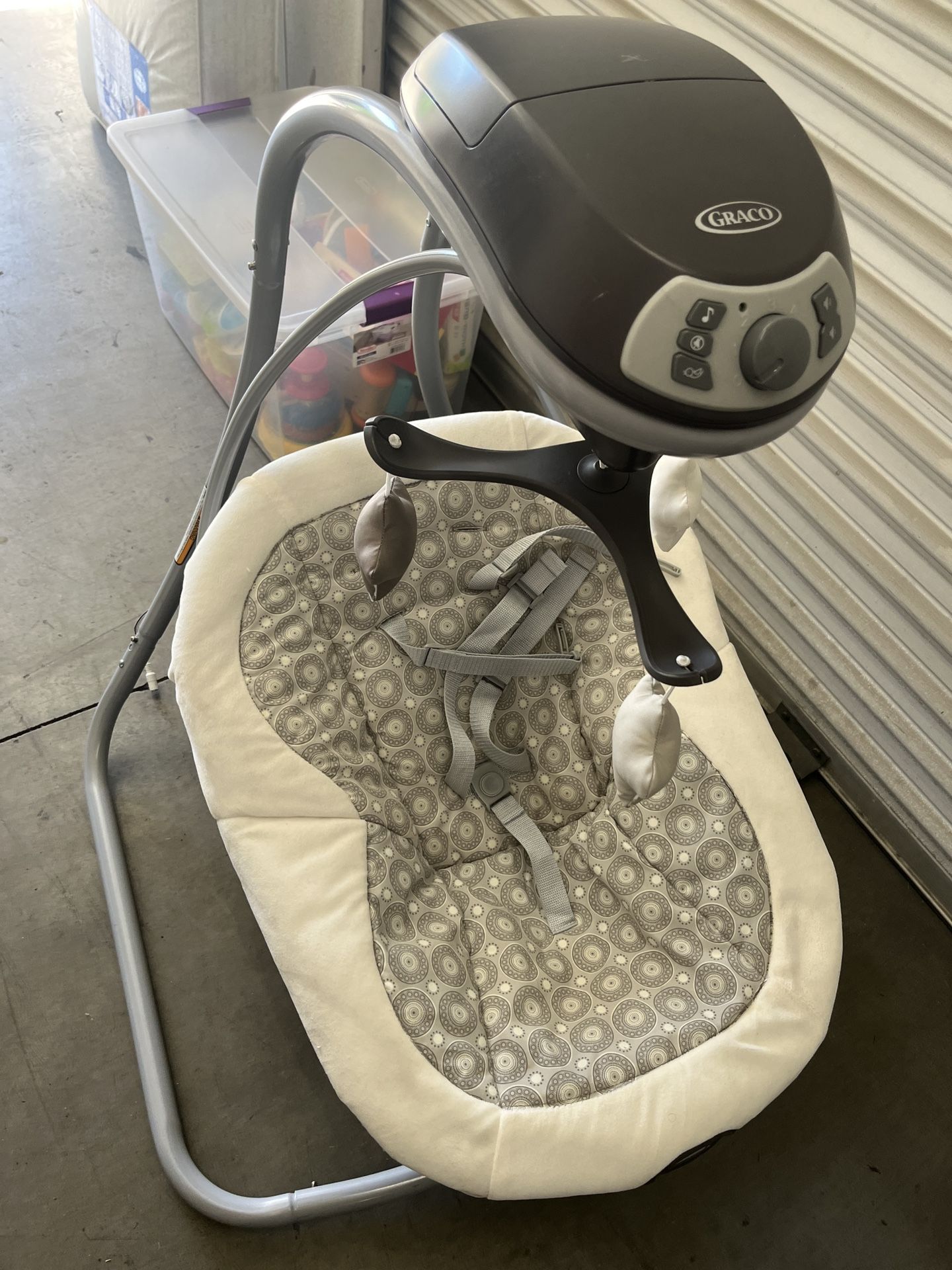 Graco Baby  Swing